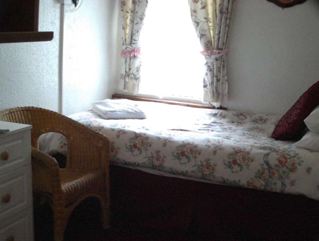 Jollies Hotel Blackpool Room photo