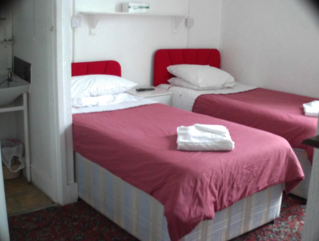 Jollies Hotel Blackpool Room photo